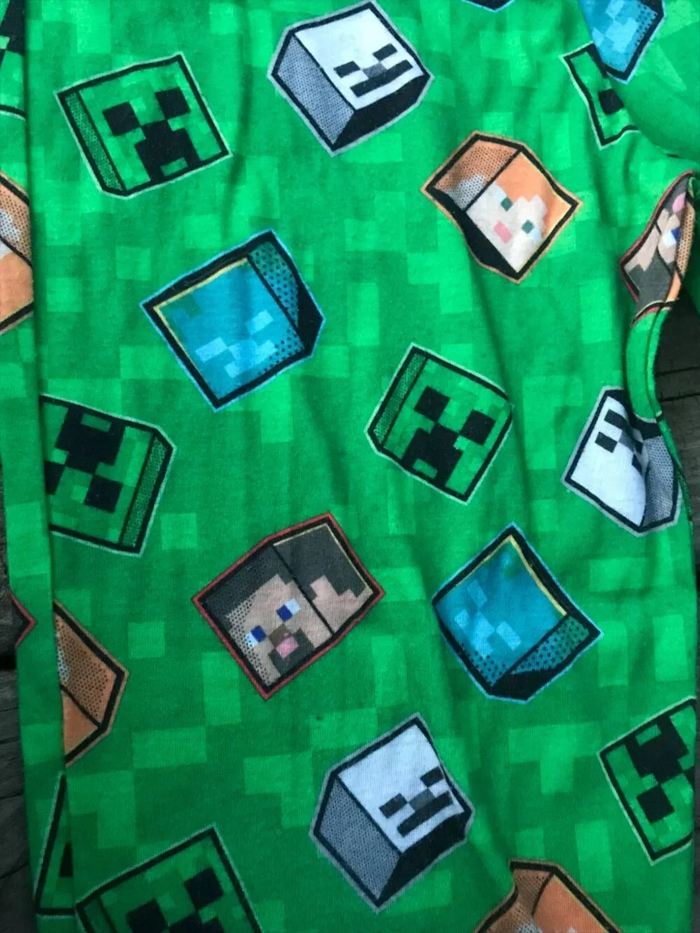 Minecraft Pajama Set Boys Size 10 - Short Sleeve Shirt, Green Pants, Red Shorts